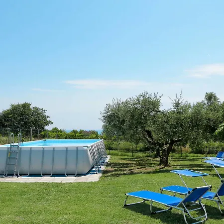 Апартаменты Agr. Il Giardino Fra Gli Ulivi 180s *